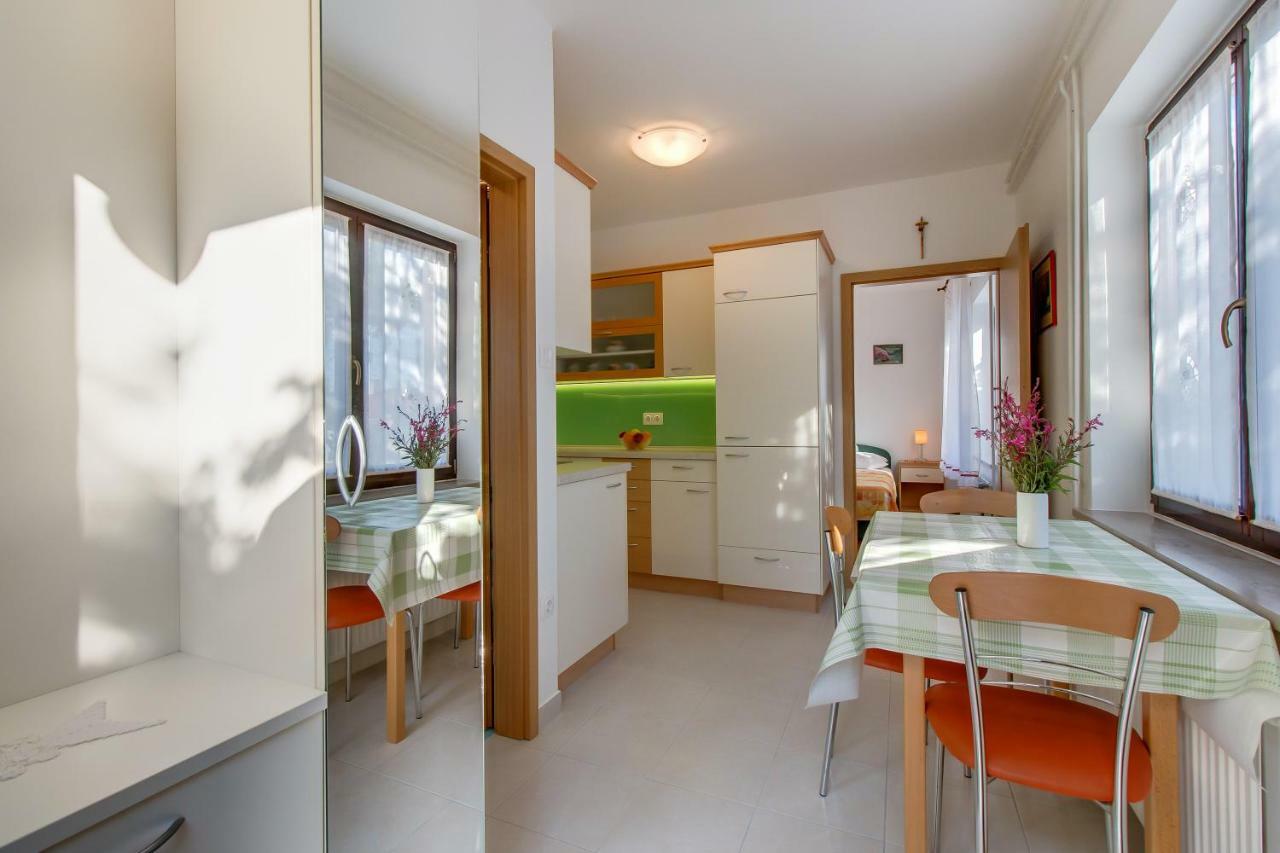 Apartment Simona Mali Losinj Exterior photo
